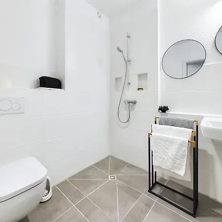 Apartment Barrierefreies City-studio Mit Balkon In Top-lage